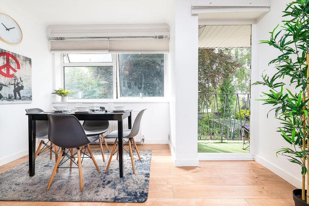 Cozy 3-bedroom Flat Opposite Forest Recreation Ground Appartement