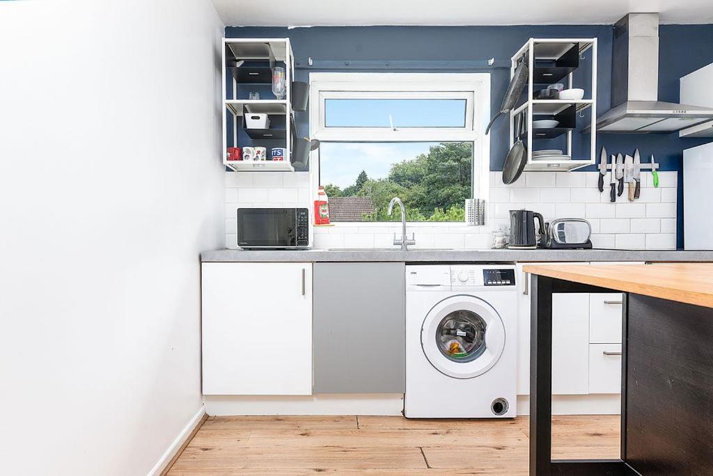 Appartement Cozy 3-bedroom Flat Opposite Forest Recreation Ground