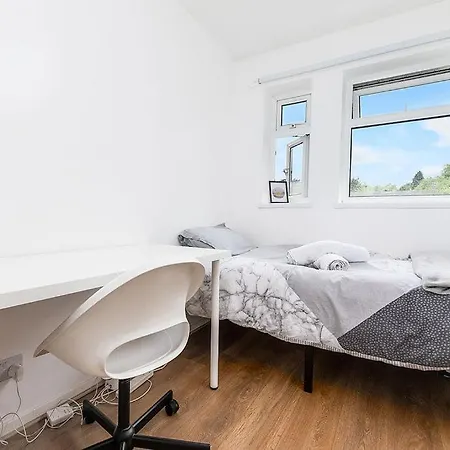 Cozy 3-Bedroom Flat Opposite Forest Recreation Ground Nottingham Exterior photo
